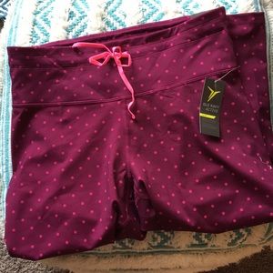 NWT Old Navy Active Go Dry high rise crop  XL